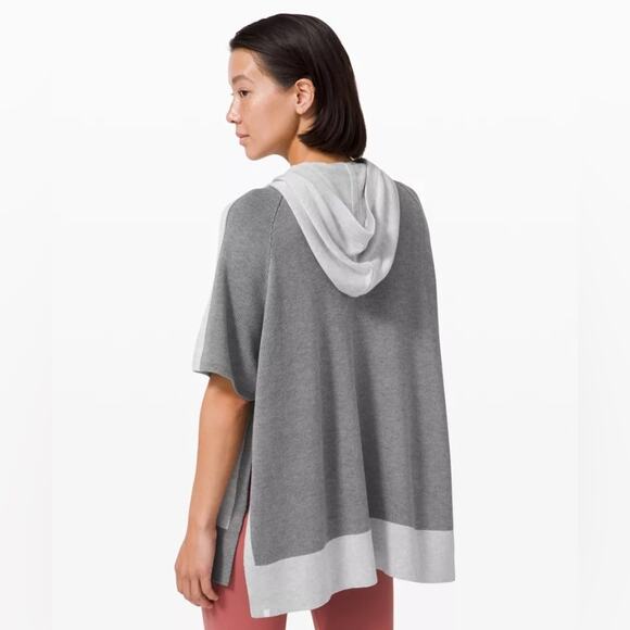 Lululemon Opened Up Hooded Poncho Hthrd Core Ultra Lt Grey/Hthrd Asphalt Grey ML - Picture 5 of 15